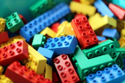 Module giống như là những mảnh ghép của bộ lắp ráp Lego
